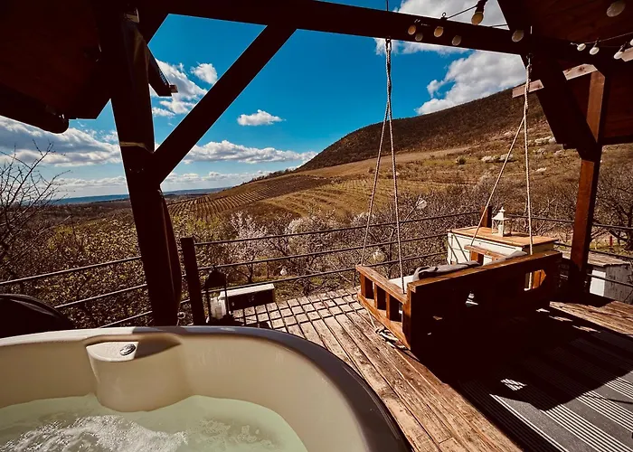 Semesterbostad Eged *